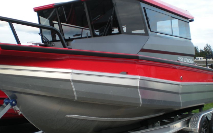 Navigating a Boat Safely in Rough Conditions