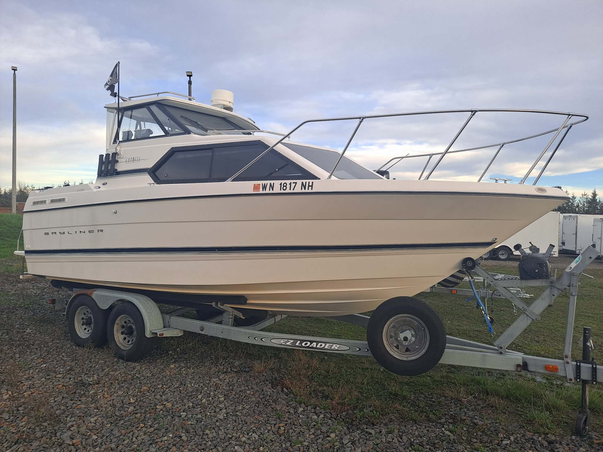 1998 Bayliner 2452