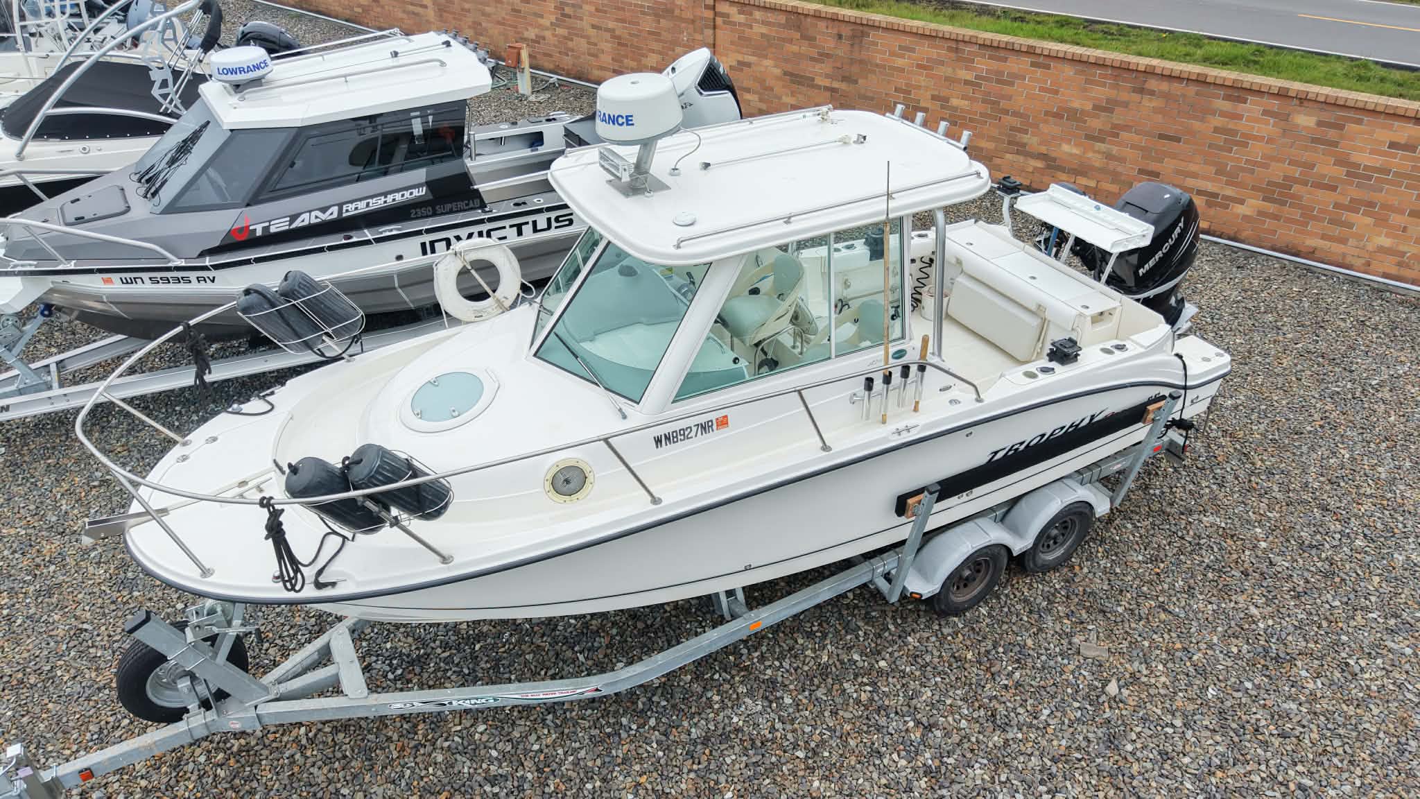 2005 TROPHY 2502 WA